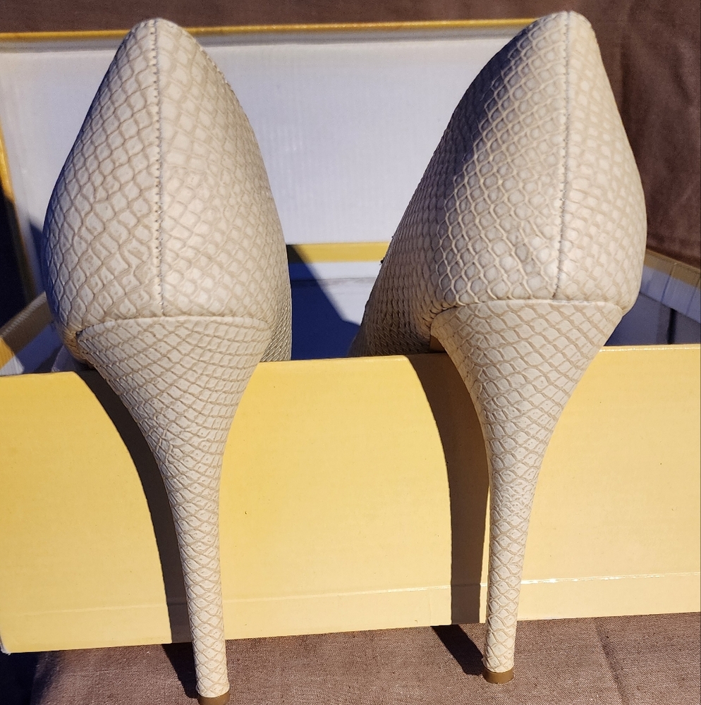Gomax Platform Stilettos Pre-Loved - image 5
